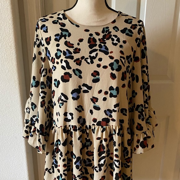 Leopard 🐾 Batwing Boutique Mini Dress Size Medium - Picture 3 of 10